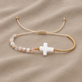 Anmutiges Weisses Kreuz Armband