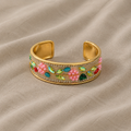 Elegantes Blumen-Cuff-Armband