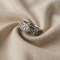 Eleganter Ring aus Weissgold und Zirkonia