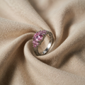 Funkelnder rosa synthetischer Zirkonring