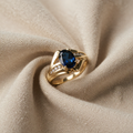 GOLDEN UND BLAUER MAJESTÄTISCHER RING