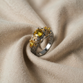 GOLDEN RING IN GEOMETRISCHER FORM