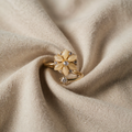 OPALRING MIT KREMMENTIN-FARBE - (VERSTELLBAR)