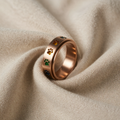 Stressabbauender Ring – Edelstahl mit bunten Pfotenabdrücken