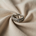 Eleganter Silberring mit Zirkonia