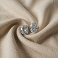 Zeitlose Ohrringe aus Weissgold mit Zirkonia