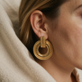 Elegante goldene leere Mandala-Ohrringe