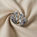 Käpälä Huggie Ohrringe aus 925 Sterling Silber – Mit Zirkonia und Herzstein