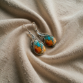 Blaue und orangefarbene Edelsteinketten