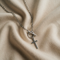 Trendiger Toggle Halskette aus Weissgold mit Kreuz
