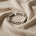 Elegantes Armband aus Weissgold mit Herz