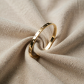Haltbare goldene Armbänder mit Zirkonsteinen