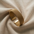 Verstellbares Stoffarmband mit Goldbeschichtung